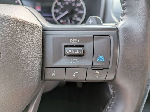 Certified 2025 Nissan Rogue SV FWD image 25