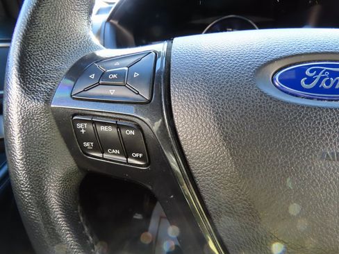 Used 2018 Ford Explorer XLT w/ Equipment Group 202A image 35