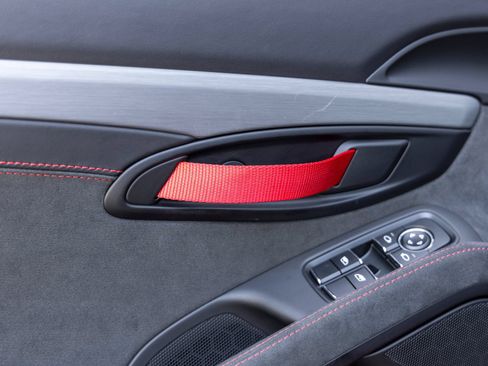 Certified 2023 Porsche 718 Cayman GT4 RWD image 31