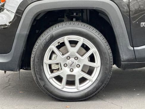 Used 2022 Jeep Renegade Latitude w/ Convenience Group image 33