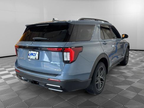 Used 2025 Ford Explorer ST-Line w/ ST-Line Street Pack AWD/4WD image 5