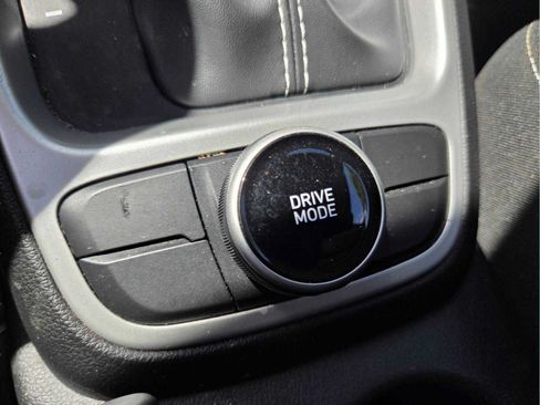 Used 2021 Hyundai Venue SEL FWD image 22