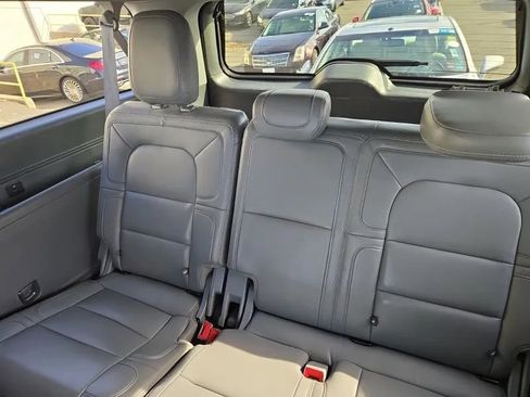 Used 2020 Lincoln Navigator L Reserve image 9
