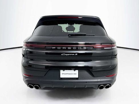 Certified 2025 Porsche Cayenne S AWD/4WD image 10