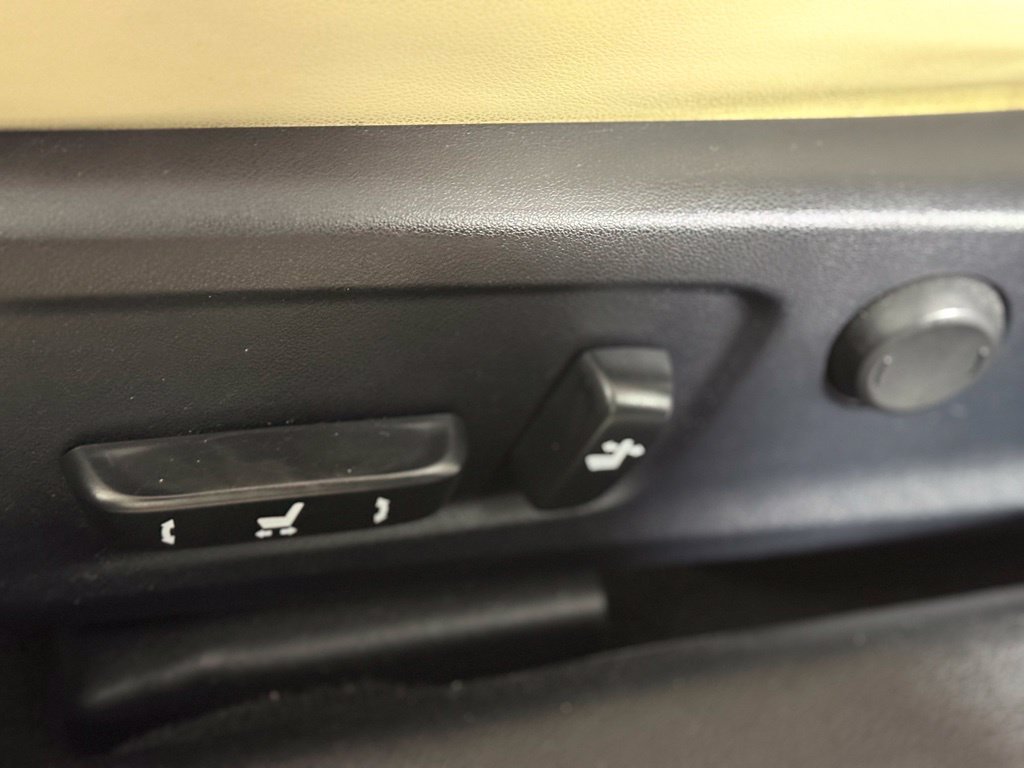 Used 2016 Lexus IS 200t RWD image 22