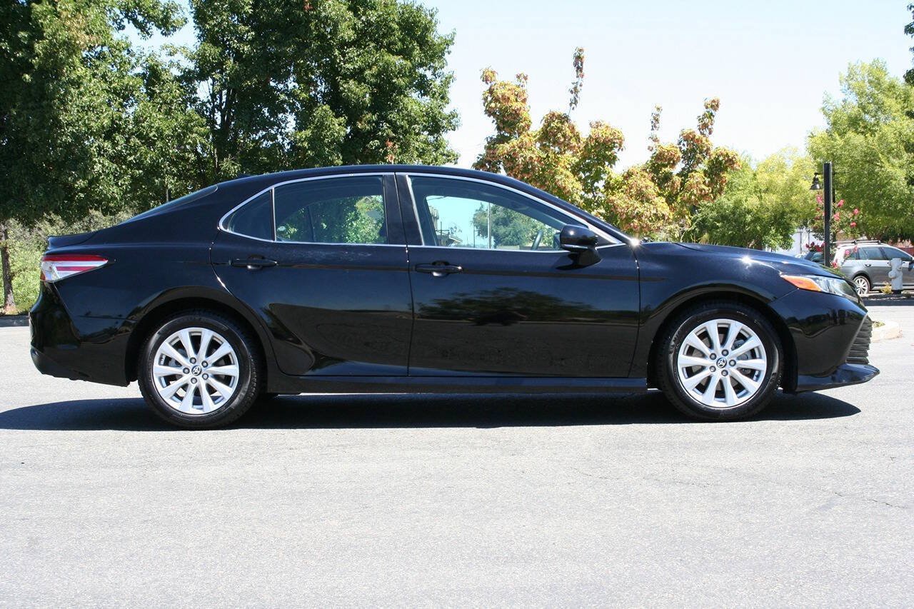 Used 2020 Toyota Camry LE w/ Convenience Package FWD image 4
