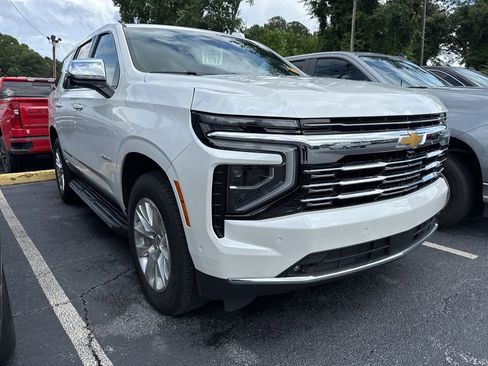 Used 2025 Chevrolet Tahoe Premier RWD image 2