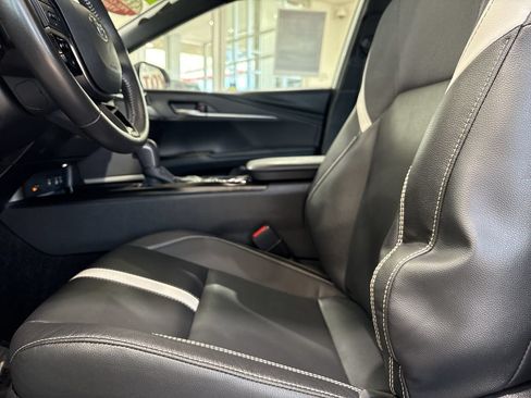 Certified 2025 Toyota Camry SE FWD image 11
