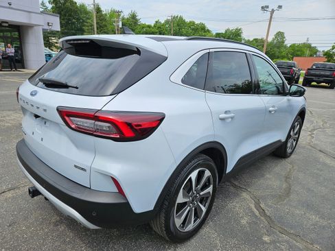 Used 2025 Ford Escape Platinum w/ Class II Trailer Tow Package AWD/4WD image 5