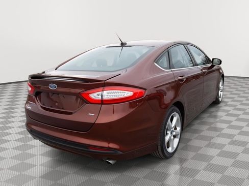 Used 2016 Ford Fusion SE image 5