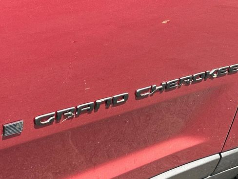 Used 2025 Jeep Grand Cherokee Altitude RWD image 26
