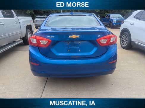 Used 2017 Chevrolet Cruze LT w/ Convenience Package FWD image 5