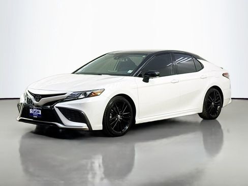 Used 2022 Toyota Camry XSE w/ Navigation Package AWD/4WD image 3