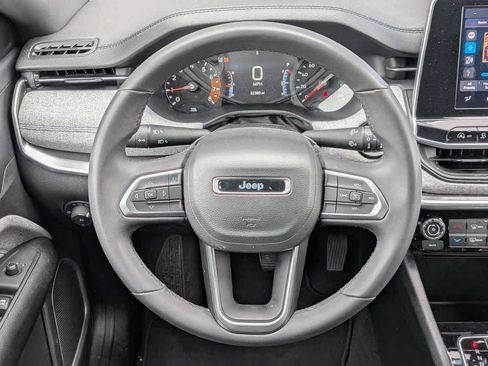 Certified 2025 Jeep Compass Latitude AWD/4WD image 20
