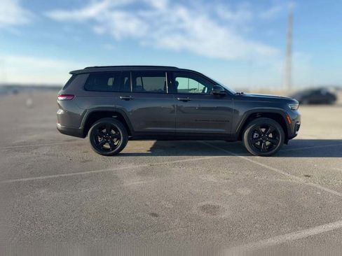 New 2025 Jeep Grand Cherokee L Limited image 14