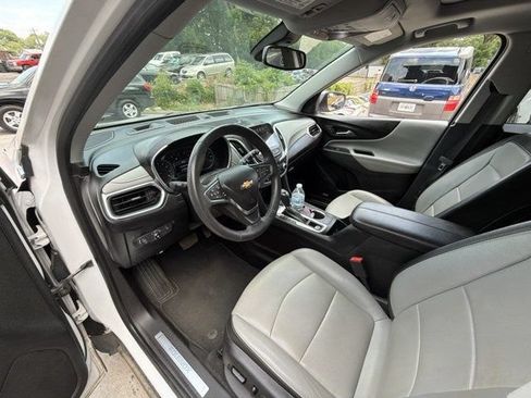 Used 2018 Chevrolet Equinox Premier FWD image 11