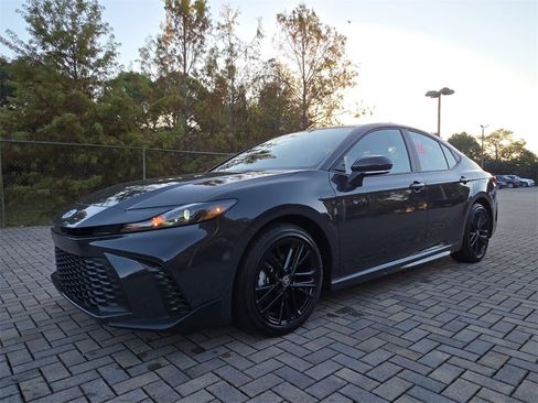 New 2026 Toyota Camry SE image 3