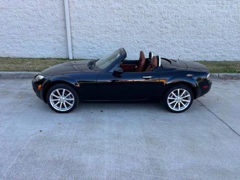 Used 2008 MAZDA MX-5 Miata Grand Touring w/ Premium Pkg image 4