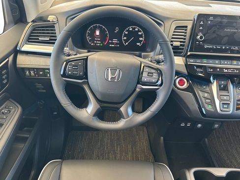 New 2026 Honda Odyssey Touring image 15