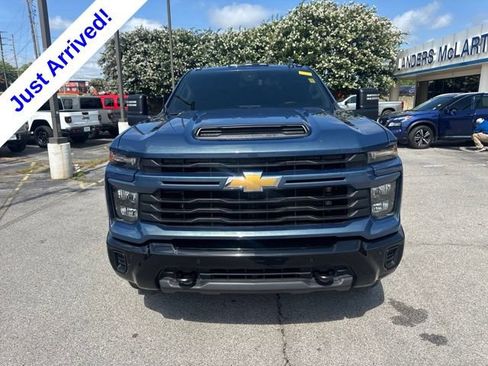 Used 2025 Chevrolet Silverado 2500 Custom w/ Custom Value Package AWD/4WD image 7