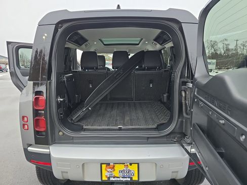 Used 2021 Land Rover Defender 110 SE image 13