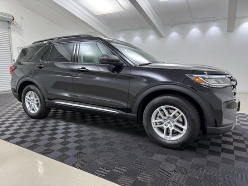 New 2025 Ford Explorer Active w/ Active Comfort Package image 1