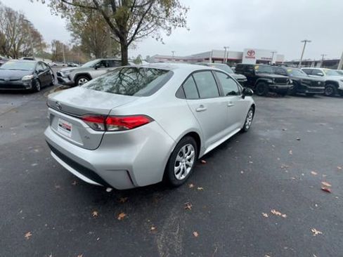Used 2022 Toyota Corolla LE image 15