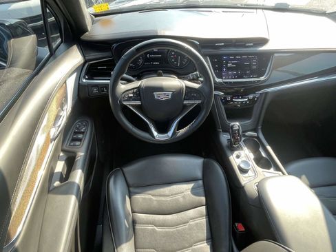 Certified 2023 Cadillac XT6 Premium Luxury w/ Platinum Package image 11
