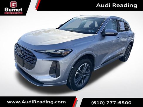 Used 2025 Audi Q5 Premium w/ Convenience Package image 1