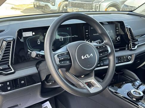 Used 2025 Kia Sportage LX image 18