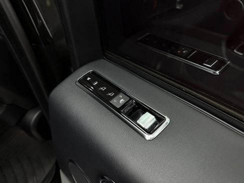 Used 2018 Land Rover Range Rover HSE image 10