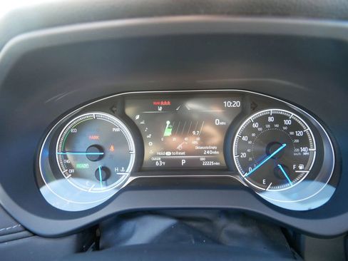 Used 2024 Toyota Venza LE AWD/4WD image 23