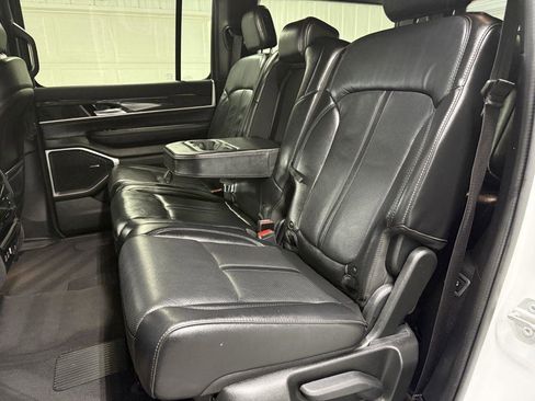 Used 2022 Jeep Wagoneer Series III image 31