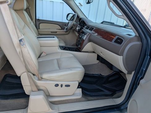 Used 2009 Chevrolet Silverado 1500 LTZ w/ Suspension Package, Off-Road image 23