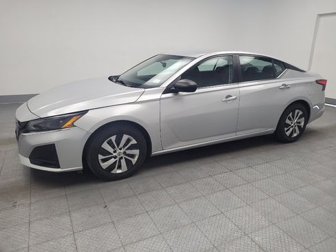 Used 2024 Nissan Altima 2.5 S FWD image 2
