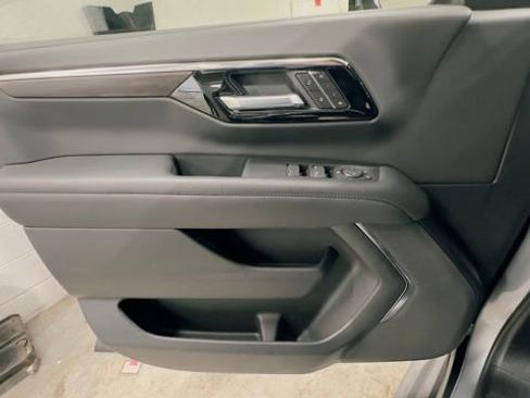 Used 2025 Chevrolet Tahoe LT image 34