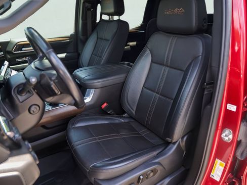 Used 2023 Chevrolet Silverado 1500 High Country w/ High Country Premium Package AWD/4WD image 10