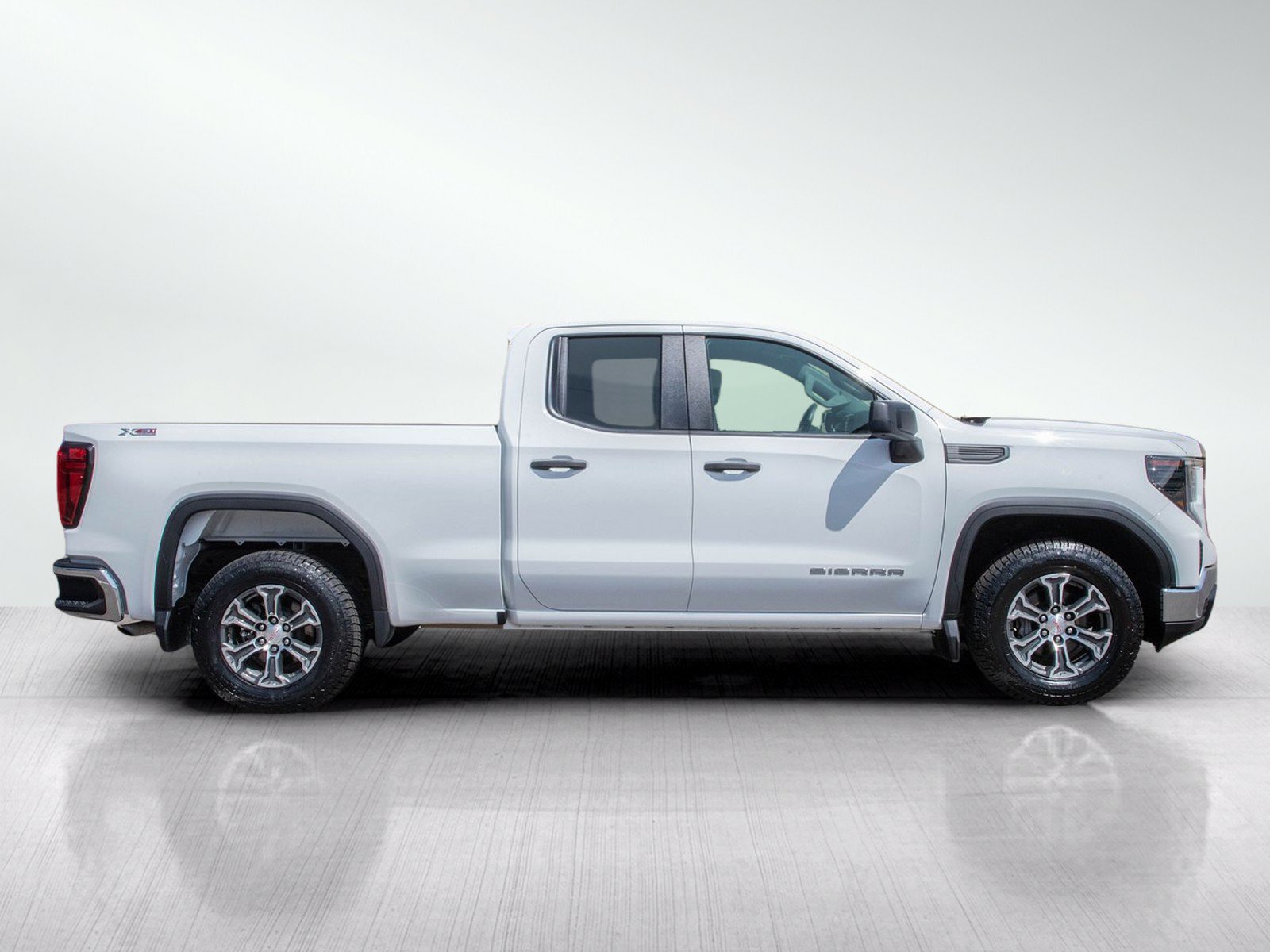 Used 2023 GMC Sierra 1500 Pro w/ Pro Value Package AWD/4WD image 8