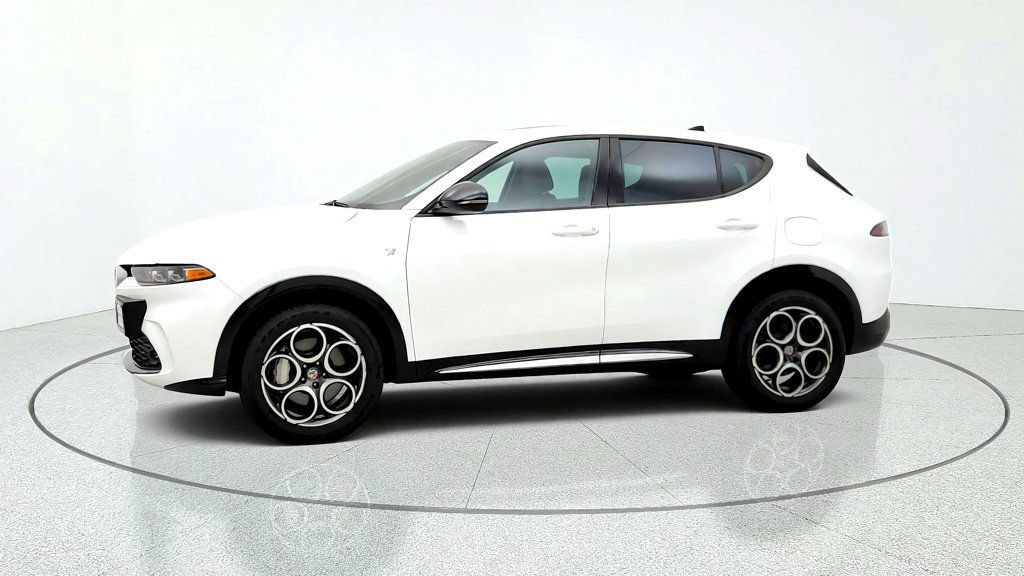 Used 2024 Alfa Romeo Tonale Ti AWD/4WD image 8