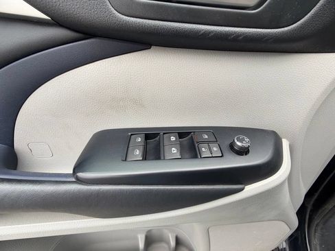 Used 2018 Toyota Highlander XLE AWD/4WD image 21