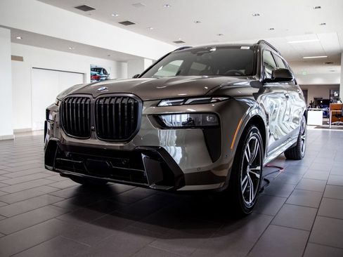 New 2026 BMW X7 xDrive40i w/ Dynamic Handling Package image 1