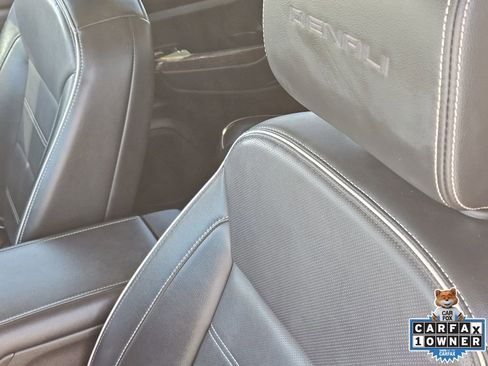 Used 2023 GMC Acadia Denali image 29