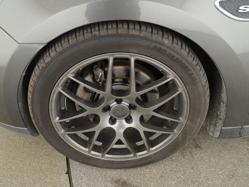 Used 2015 Ford Taurus SHO w/ Equipment Group 401A image 5