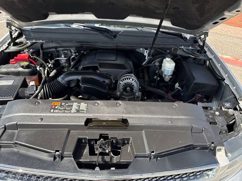 Used 2014 Chevrolet Suburban LS AWD/4WD image 38