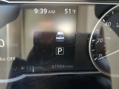 Certified 2023 Nissan Versa SR w/ Trunk Package image 22