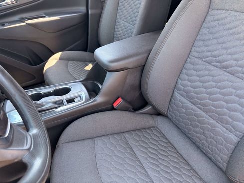 Used 2019 Chevrolet Equinox LT FWD image 15