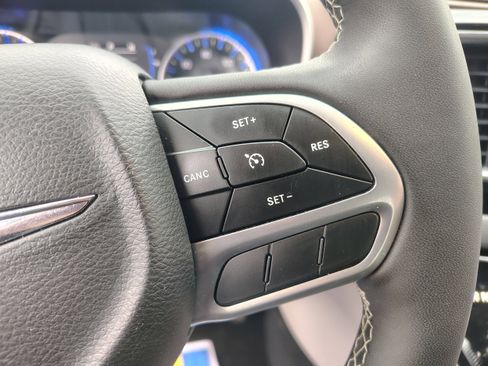 Used 2024 Chrysler Voyager LX FWD image 43