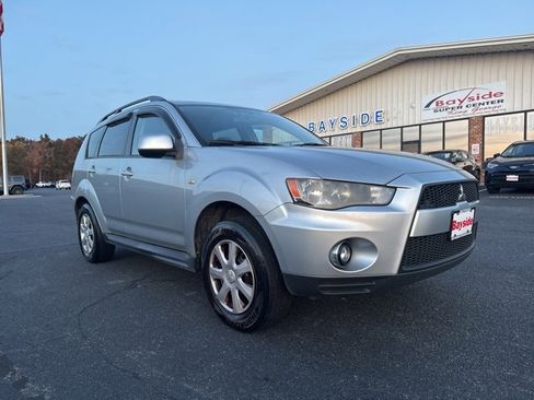 Used 2012 Mitsubishi Outlander ES image 2