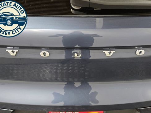 Used 2022 Volvo XC40 T5 Momentum w/ Premium Package AWD/4WD image 31