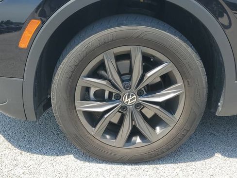 Used 2022 Volkswagen Tiguan SE AWD/4WD image 5